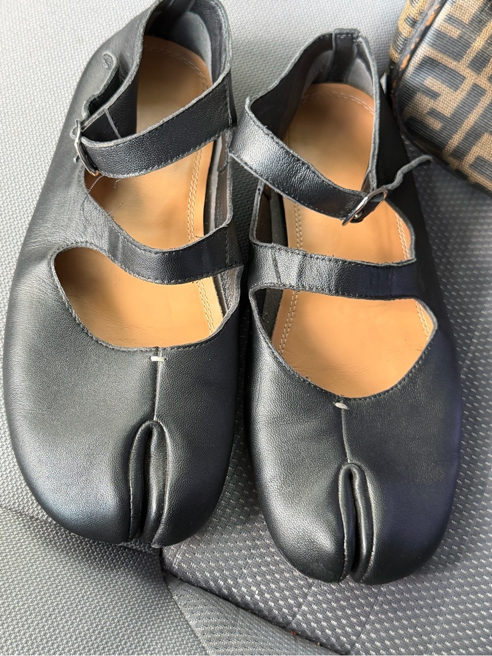 Maison Martin Margiela tabi Black Split-Toe Mary Jane Flats - Picture 8 of 9